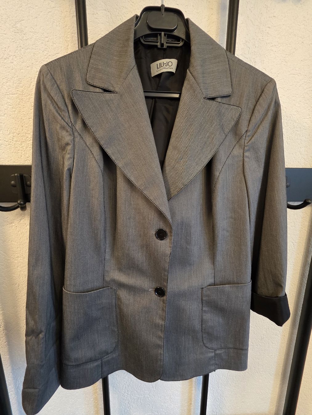Liu Jo Giacche: Blazer Liu Jo gris  – Usato da Collonges venduto da 2D_Collector