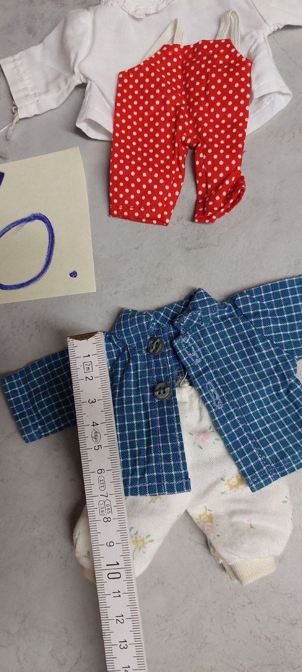 Bambole: viele kleine Puppenkleidchen – Usato da Muri AG venduto da nindo1 6