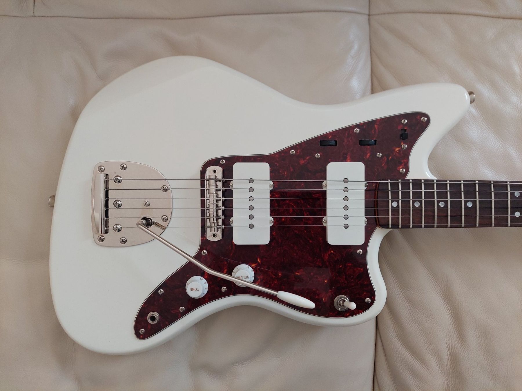 Fender Strumenti musicali: Guitare Jazzmaster Classic Vibe 60's – Usato da Founex venduto da cro_l7wj 1
