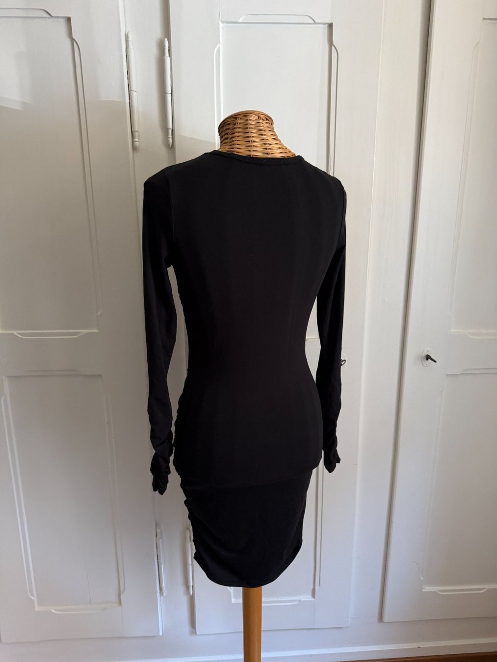 Vestiti: HEART HIPS - Kleid schwarz gerafft S – Usato da Zürich venduto da Diazaio 2