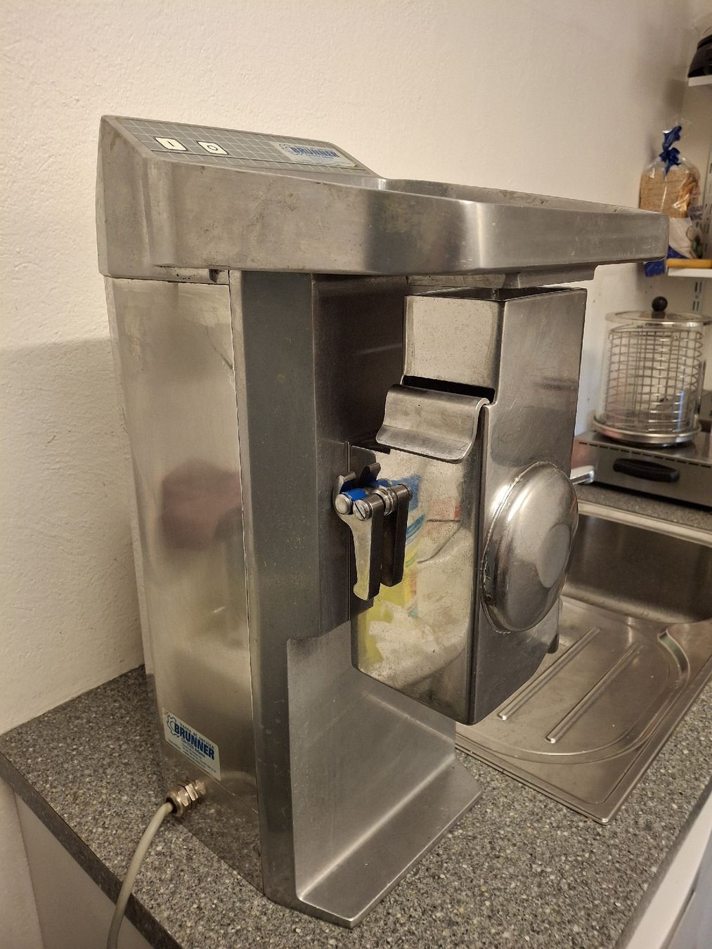 Brunner Anliker Elettrodomestici da cucina: Schnetzler – Usato da Bern venduto da Sahlenweidli 1