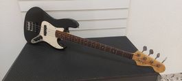 E-Bass gitarre Elvis 4.4 kg. frisch ab service