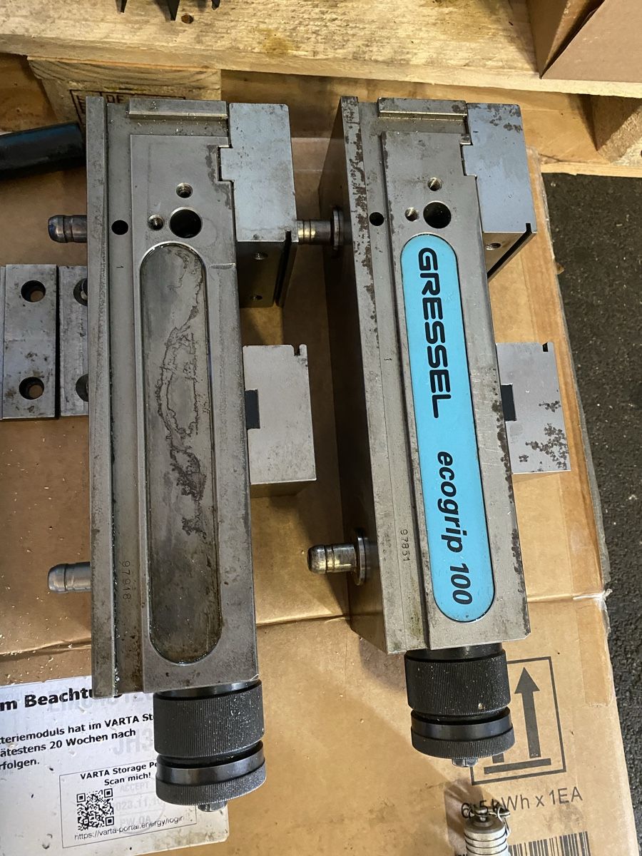 Gressel Tutti gli attrezzi: Gressel, Nullpunkt-Spannsystem, Fräse – Usato da Ebnat-Kappel venduto da Mech57 6