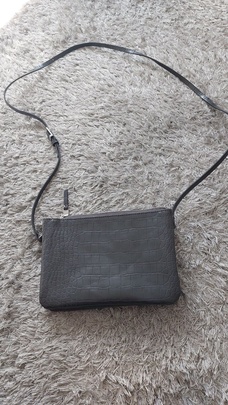 Sac bandouli?�re gris effet croco, ?�l?�gant (Neuf (Voir description)) ?� Lausanne pour CHF 35 
