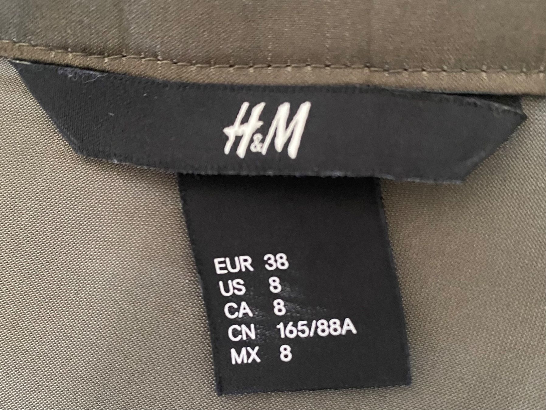 H&M Kleider: Satinkleid in Oliv mit Spitzen-Detail, Gr. 38 – Neu (gemäss Beschreibung) aus Zürich von Maria2021 3