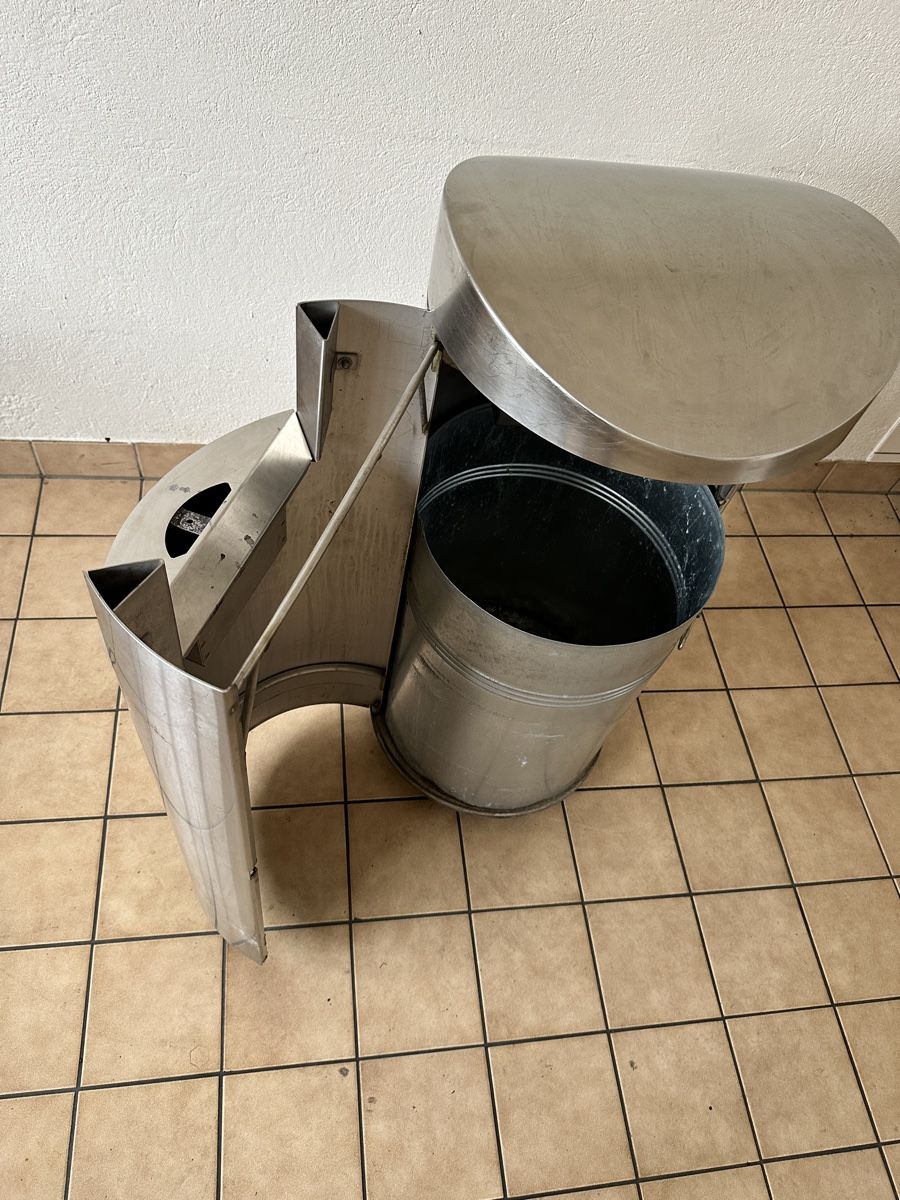 Cestini per rifiuti: Abfallhai Abfallbehälter mit Aschenbecher und Eimer – Usato da Nebikon venduto da schnischna80 3