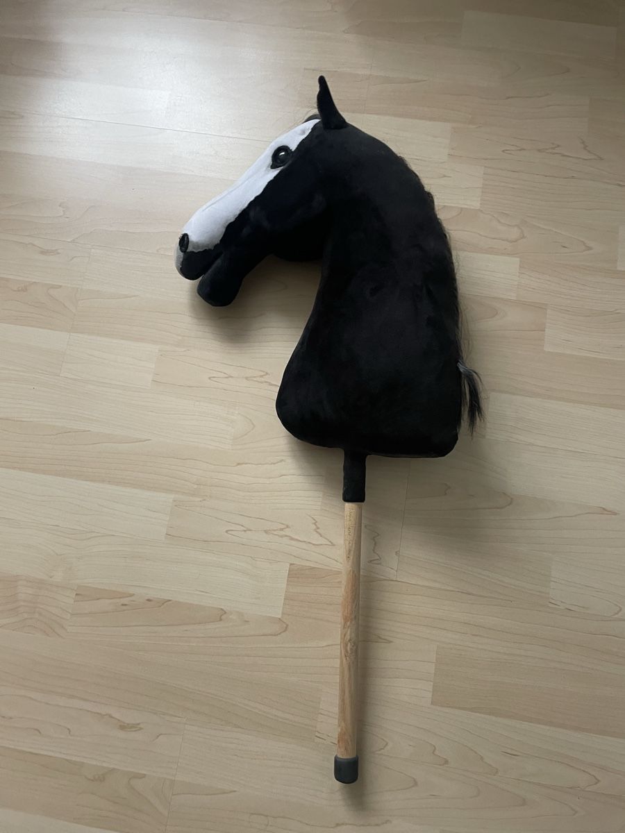 Giocattoli: Steckenpferd schwarz weiss  – Usato da Wil Sg venduto da Mila.A.9200x 2