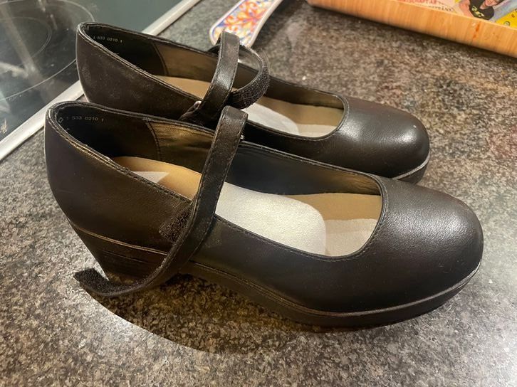 Schuhe für Mädchen: Mädchen Elegante Schuhe schwarz 33 NEU – Neu und originalverpackt aus Bergdietikon von antovale 1