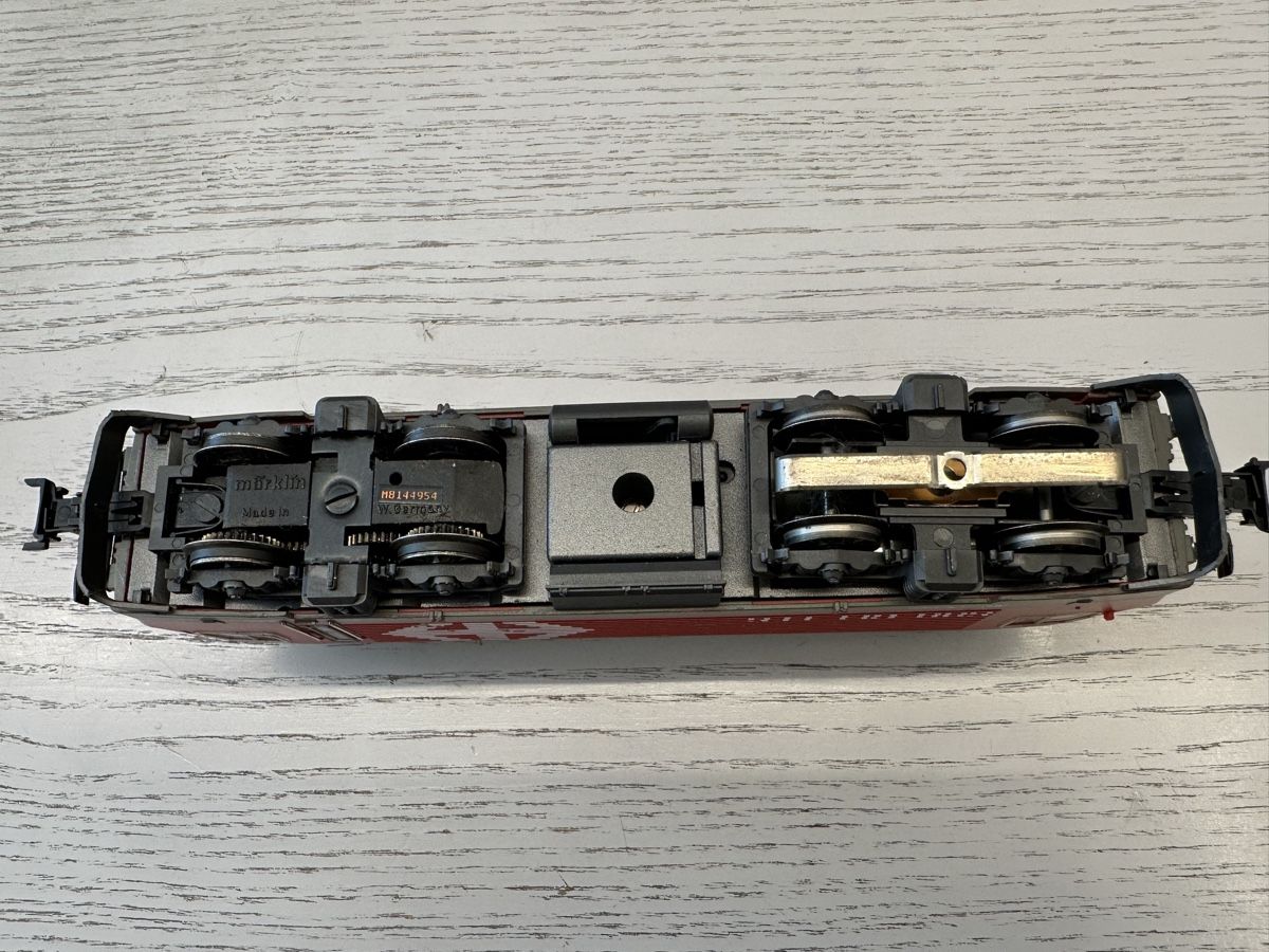 Märklin Modellini di ferrovie: Märklin 3328 SBB Re 4/4 IV – Usato da Lupsingen venduto da New-Haven 5