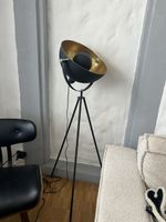 Stehlampe gold halbschale