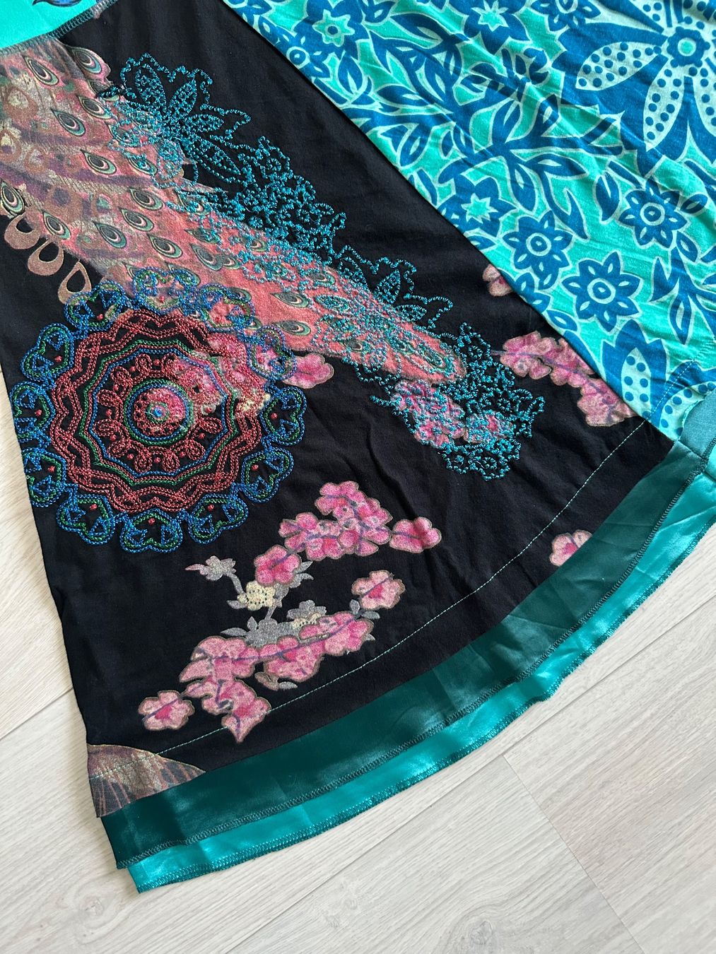 Desigual Gonne: Jupe Desigual – Nuovo (secondo la descrizione) da La Neuveville venduto da flodocha 6