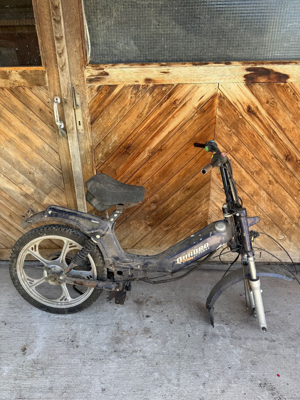 Tomos Mofas: Tomos Quadro mit Ausweis – Defekt aus Fahrni b. Thun von Schneiderlein55 5