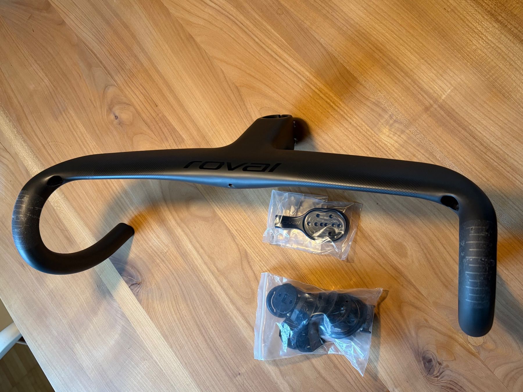 Specialized Pezzi di ricambio: Roval Rapide Cockpit Carbon Lenker – Usato da Bern venduto da Ypf5647 5