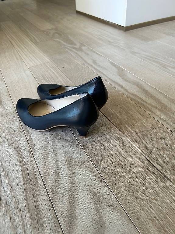 Scarpe da donna: Chaussures femme - pointure 40 – Usato da Crissier venduto da epostela