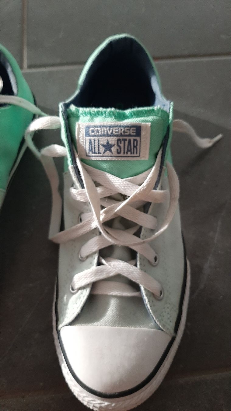 Converse Chaussures femmes: Converse Turnschuh Grösse 38.5 – D'occasion à Dübendorf par Luuuusmeitli12 3