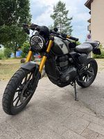 Triumpf Scrambler 400x  Caferacer