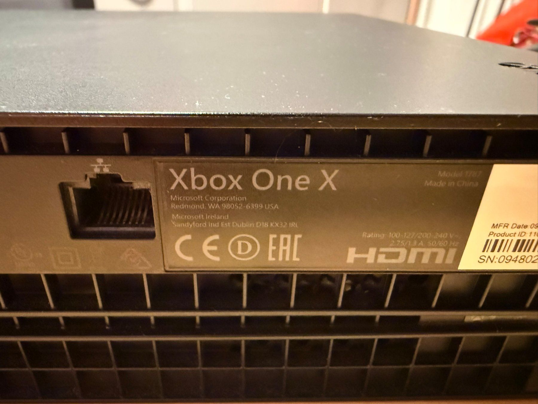 Microsoft Konsolen: Xbox One X 4K Bundle inkl. 2 Controllern & Kabel – Gebraucht aus Burgdorf von jon_jy6x 4