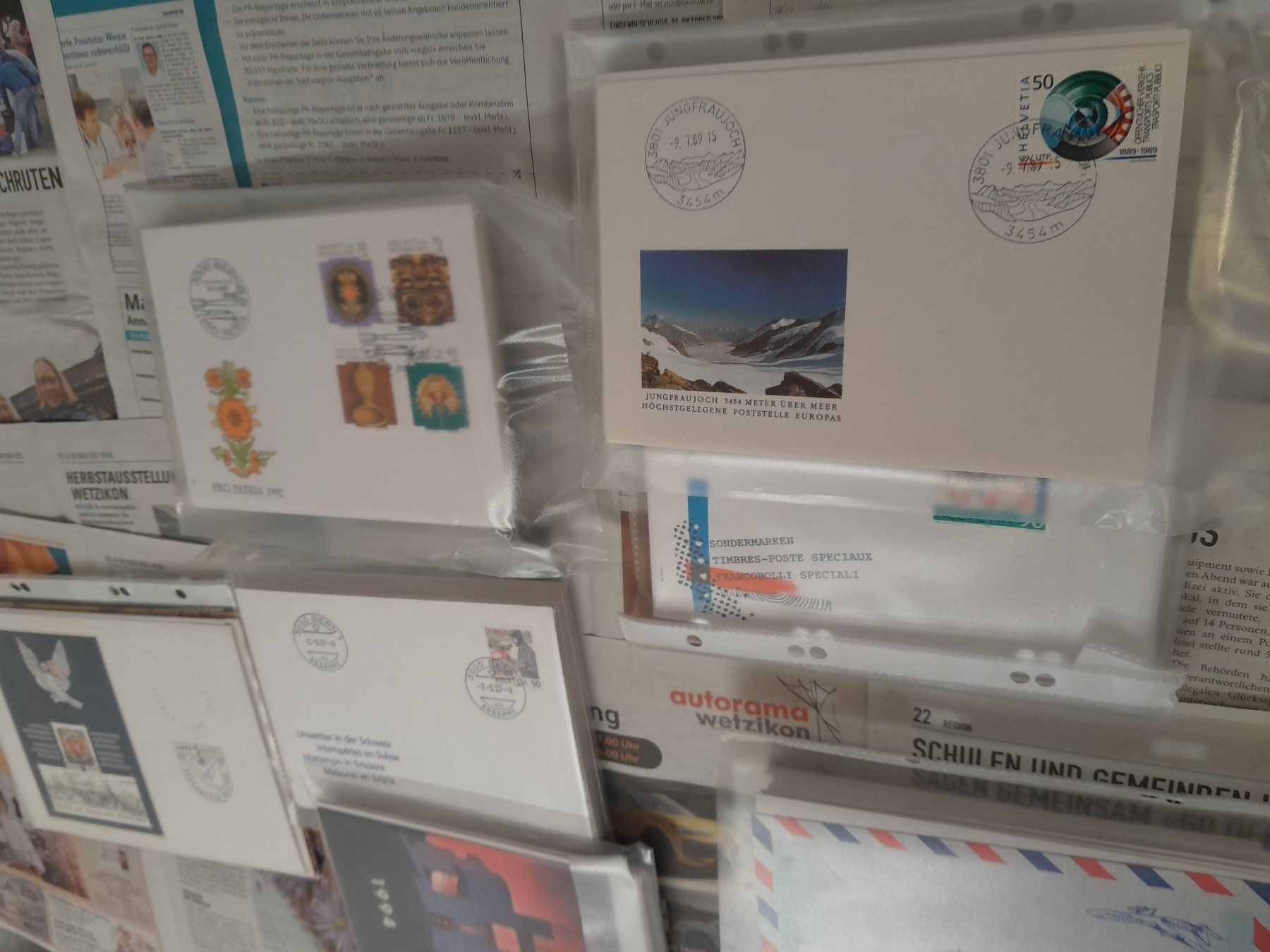 Tutti i francobolli: Menge Briefmarkenumschläge – Usato da Rüti ZH venduto da Alemanni 8