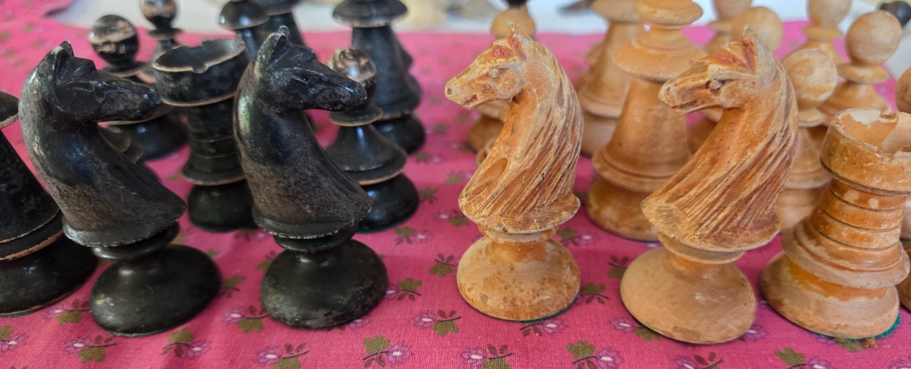 Giochi: Schachfiguren Holz antik – Usato da Wittenbach venduto da rose_rosi