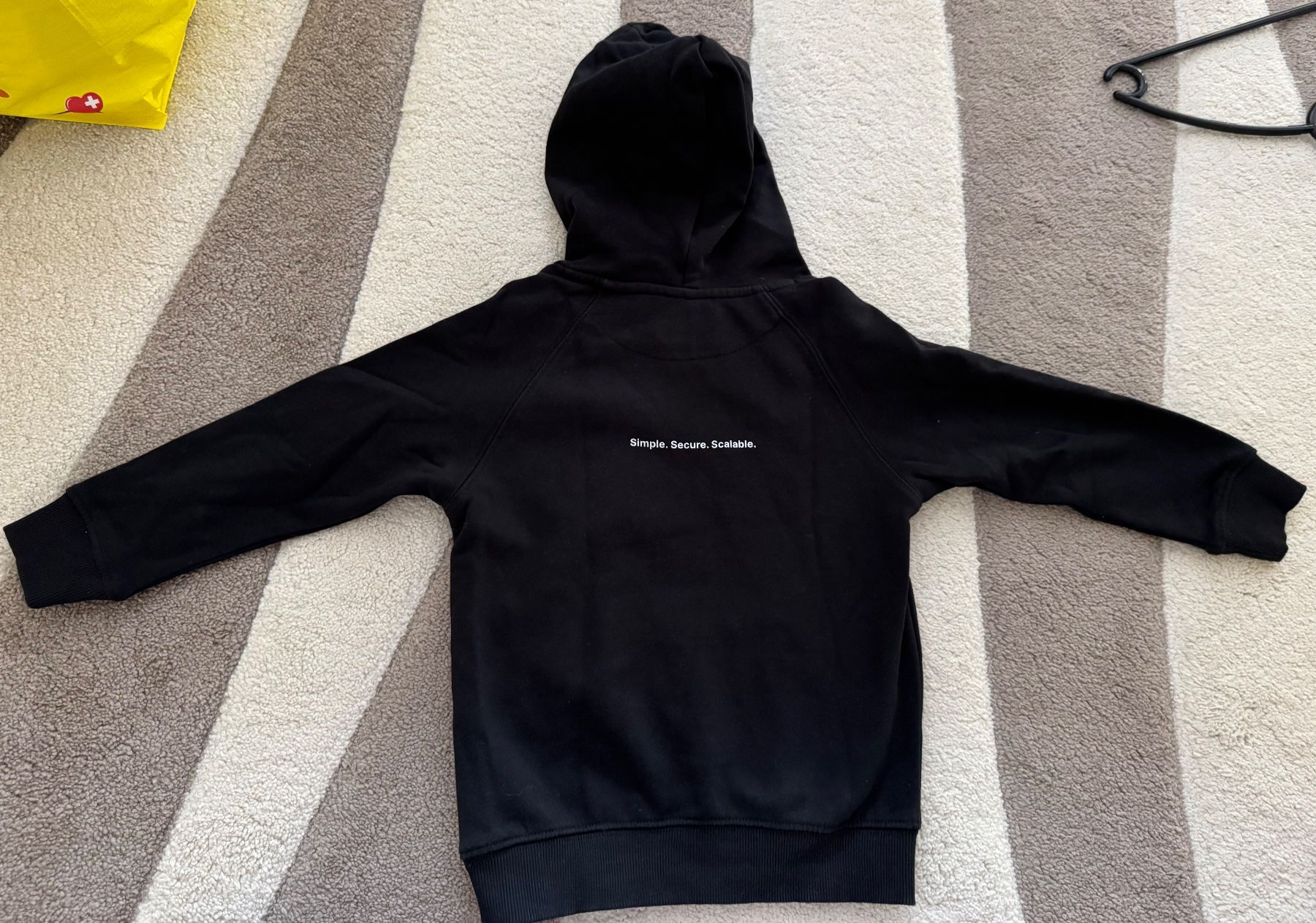 Pulls et sweat-shirts: PULLOVER (SWEATSHIRT) – D'occasion à Zürich par Mina_09 1
