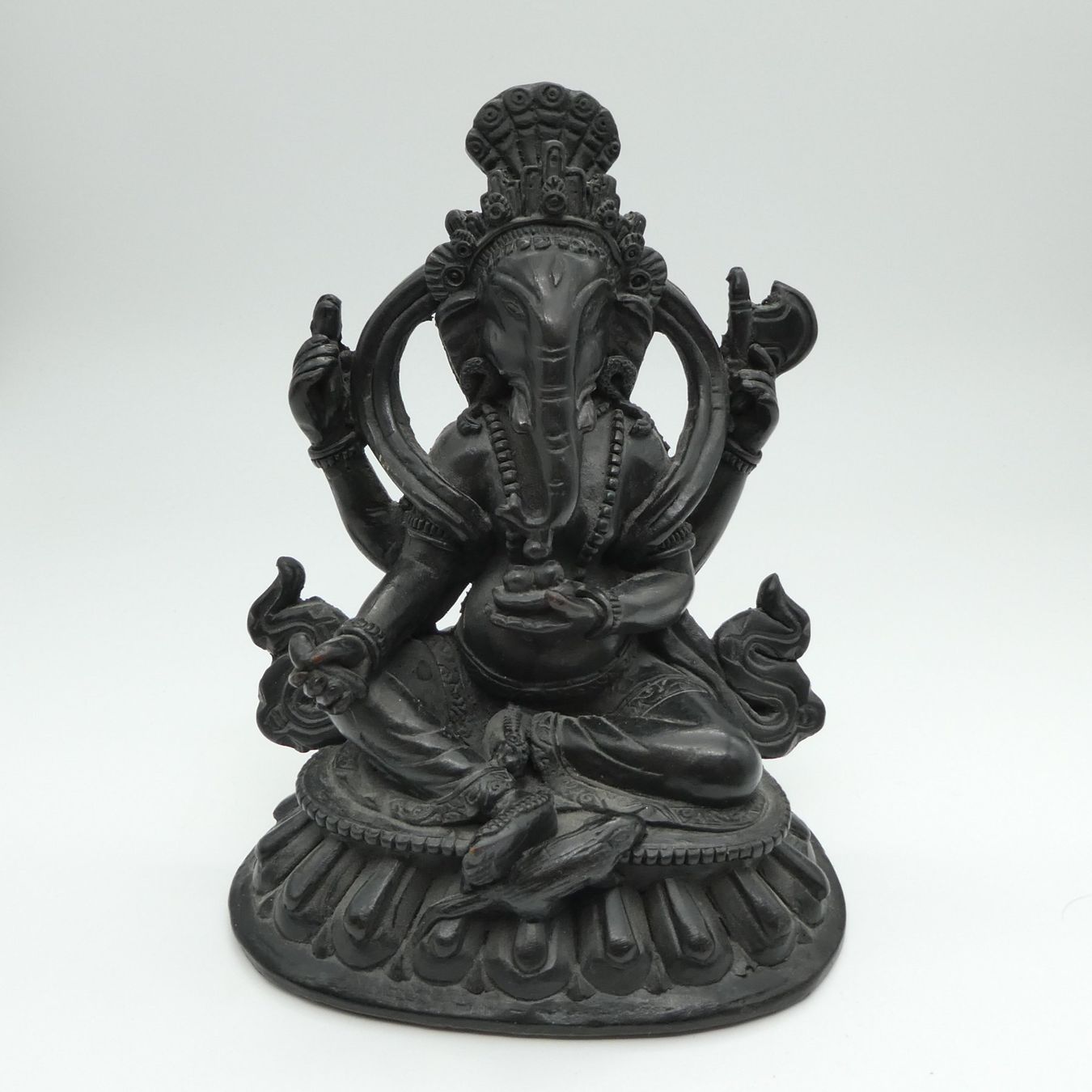Skulpturen & Statuen: Dunkle Ganesha-Statue – Gebraucht aus Volketswil von brockipfannenstil 1