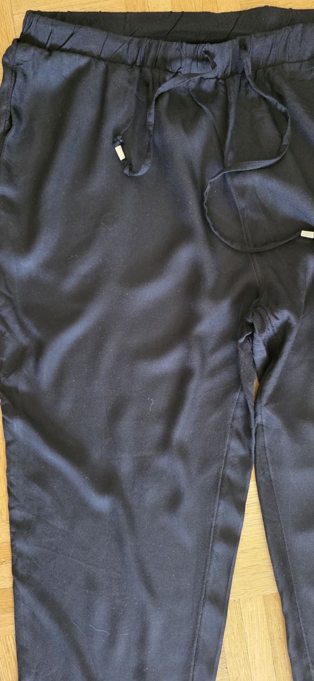 Pantaloni: Pantalon fluide Eté noir – Usato da Yverdon-les-Bains venduto da van_dq65 4
