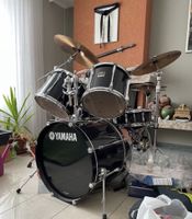 Schlagzeug Yamaha mit Becken guter Zustand
