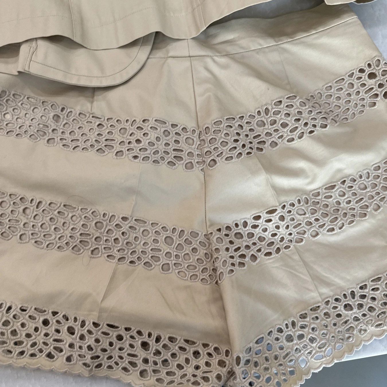 Costumi: Escada Sommer Set, Gr. 36, Beige, mit Lochmuster - Top Zu... – Usato da Obergösgen venduto da crystalfox 5