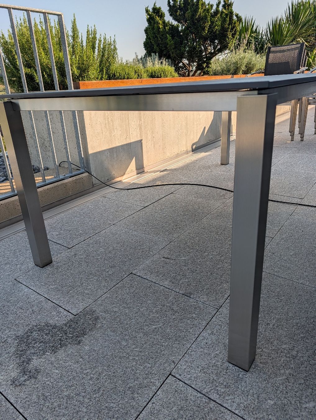 Tische: Tisch QUADRO Hutter Aussentisch 200x100cm – Gebraucht aus Ebikon von ChrigMond 3