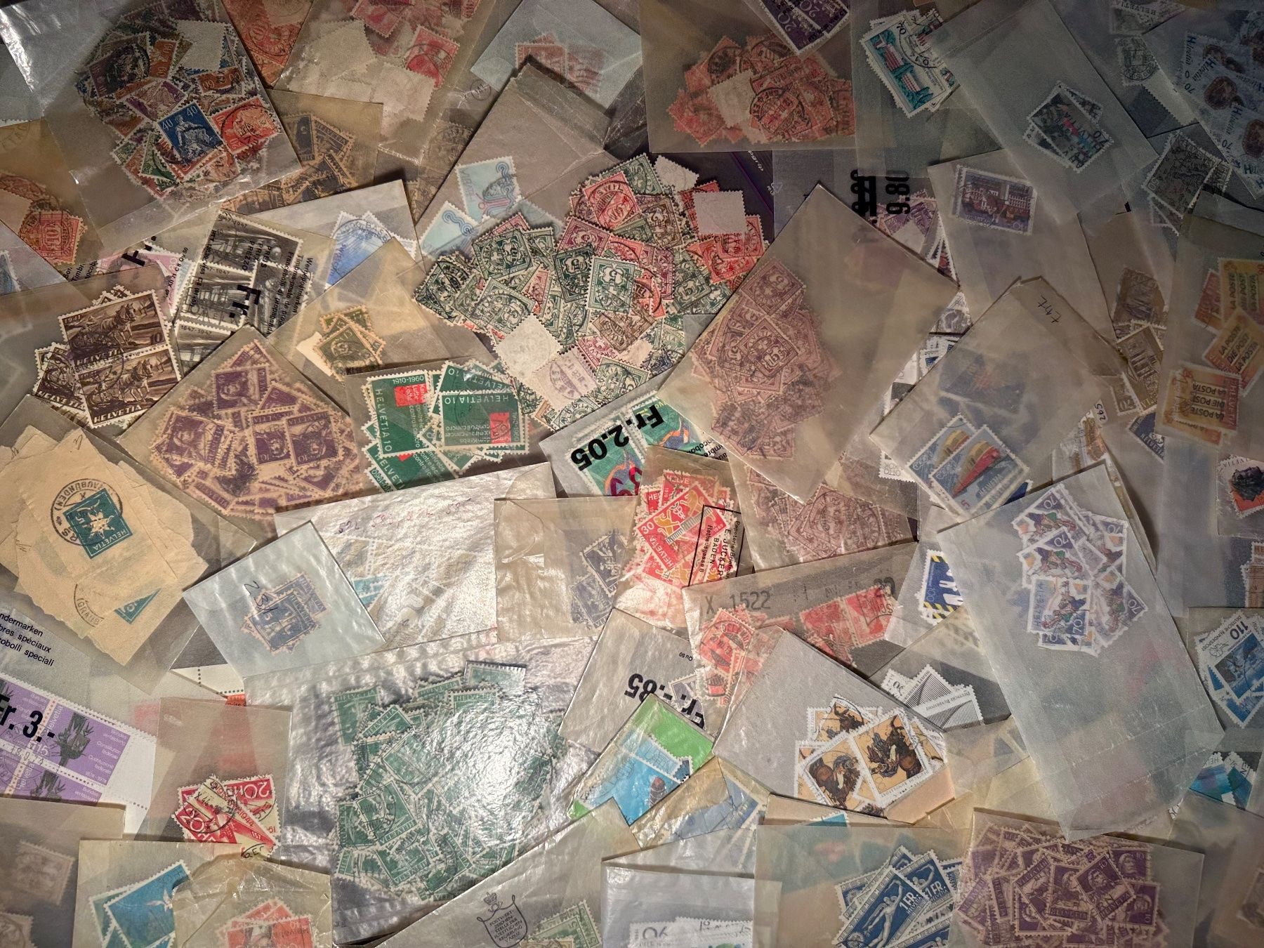 Tous les timbres: Briefmarkensammlung Tüten – D'occasion à Stettfurt par 2442 3