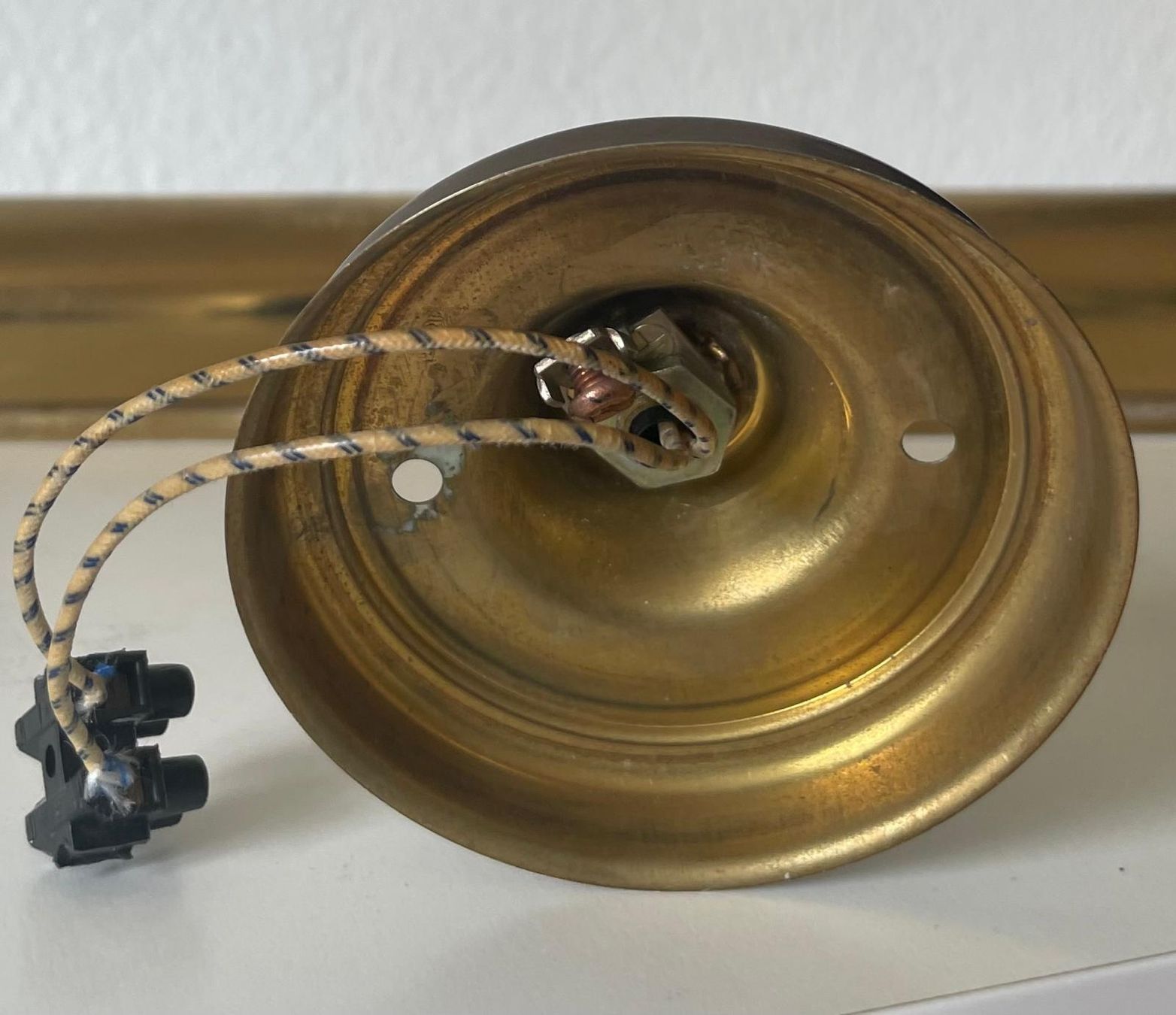 Lampade: Klassische Bilderleuchte aus Messing – Usato da Basel venduto da Jcva 3