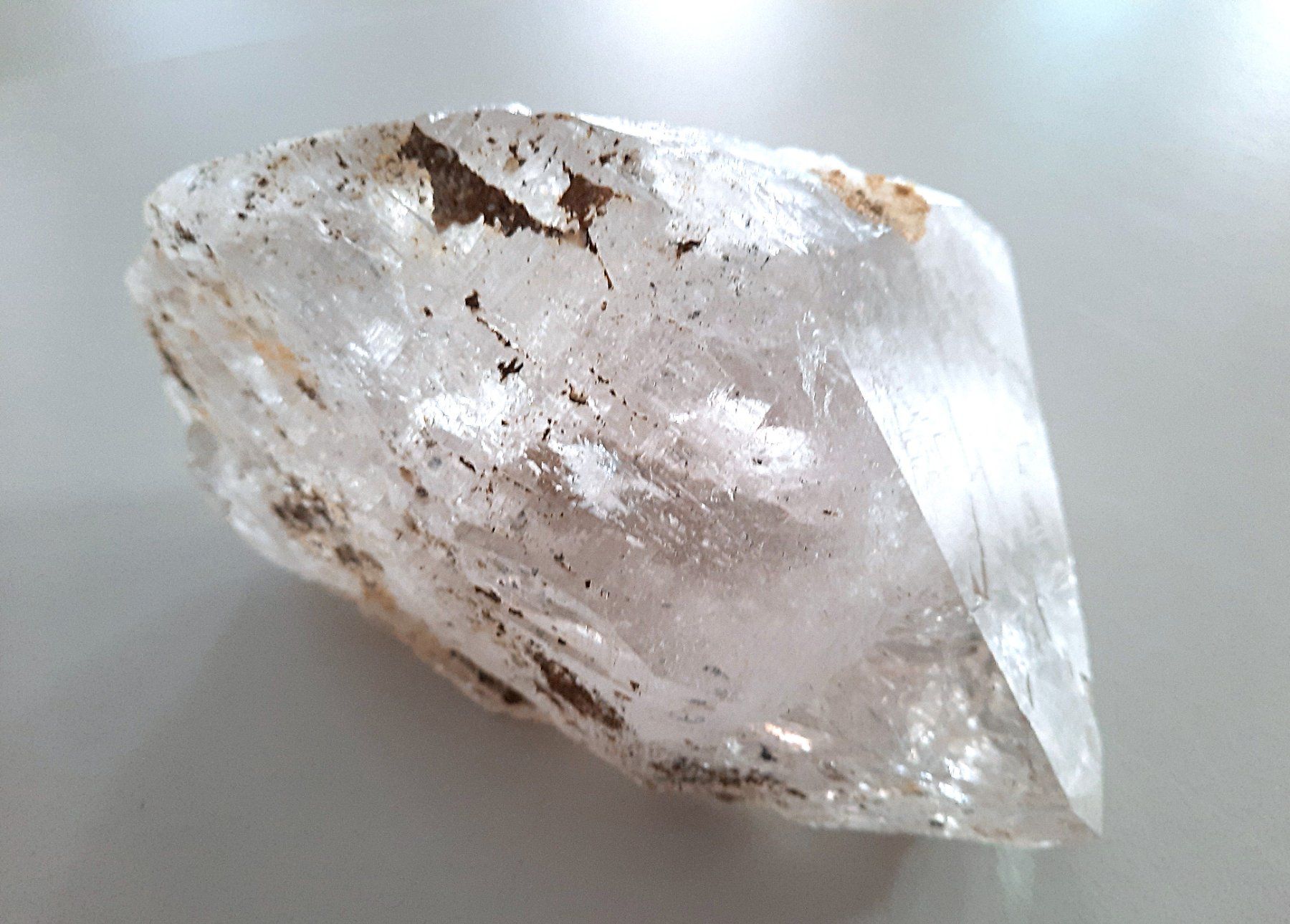 Pierres précieuses: Quarzkristall mit Pyrit Einschlüssen – D'occasion à Beinwil am See par Restwert_Beinwil 3