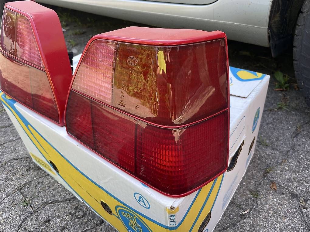 Tutti pezzi di ricambio auto: Vw Golf 2 Rot Lasierte Rückleuchten – Usato da Oberuzwil venduto da paddy031 1