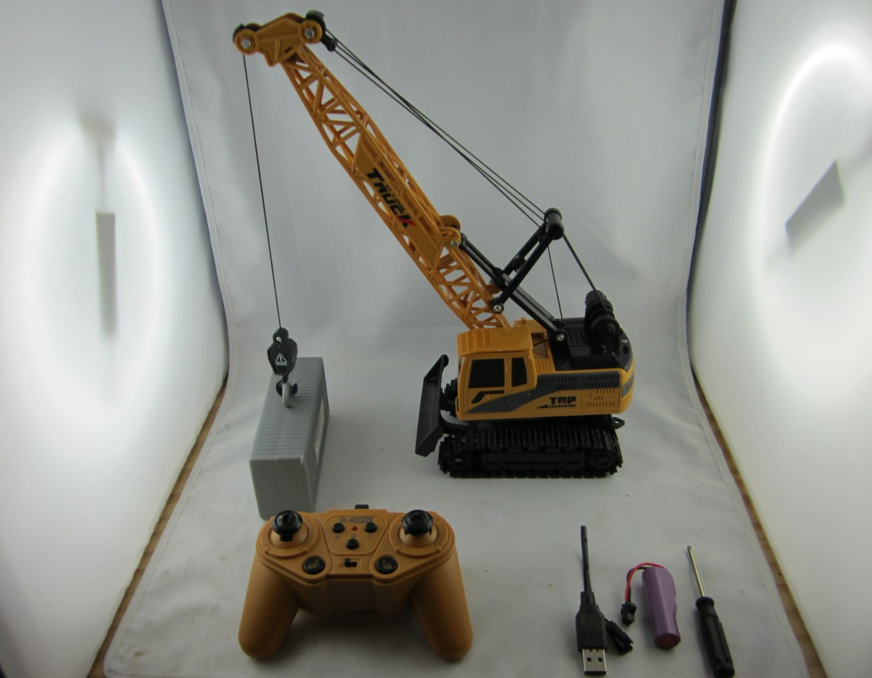Modellini di ferrovie: Grue sur chenille RC – Nuovo e nell'imballaggio originale da Gland venduto da renomodel