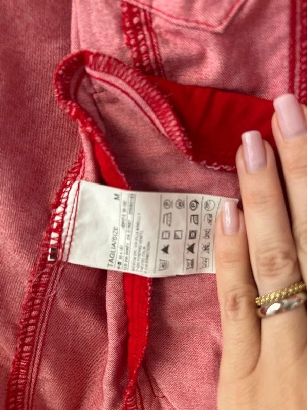 Benetton Giacche: Rote Benetton Jeansjacke Grösse M – Usato da Coldrerio venduto da Theres2004 2