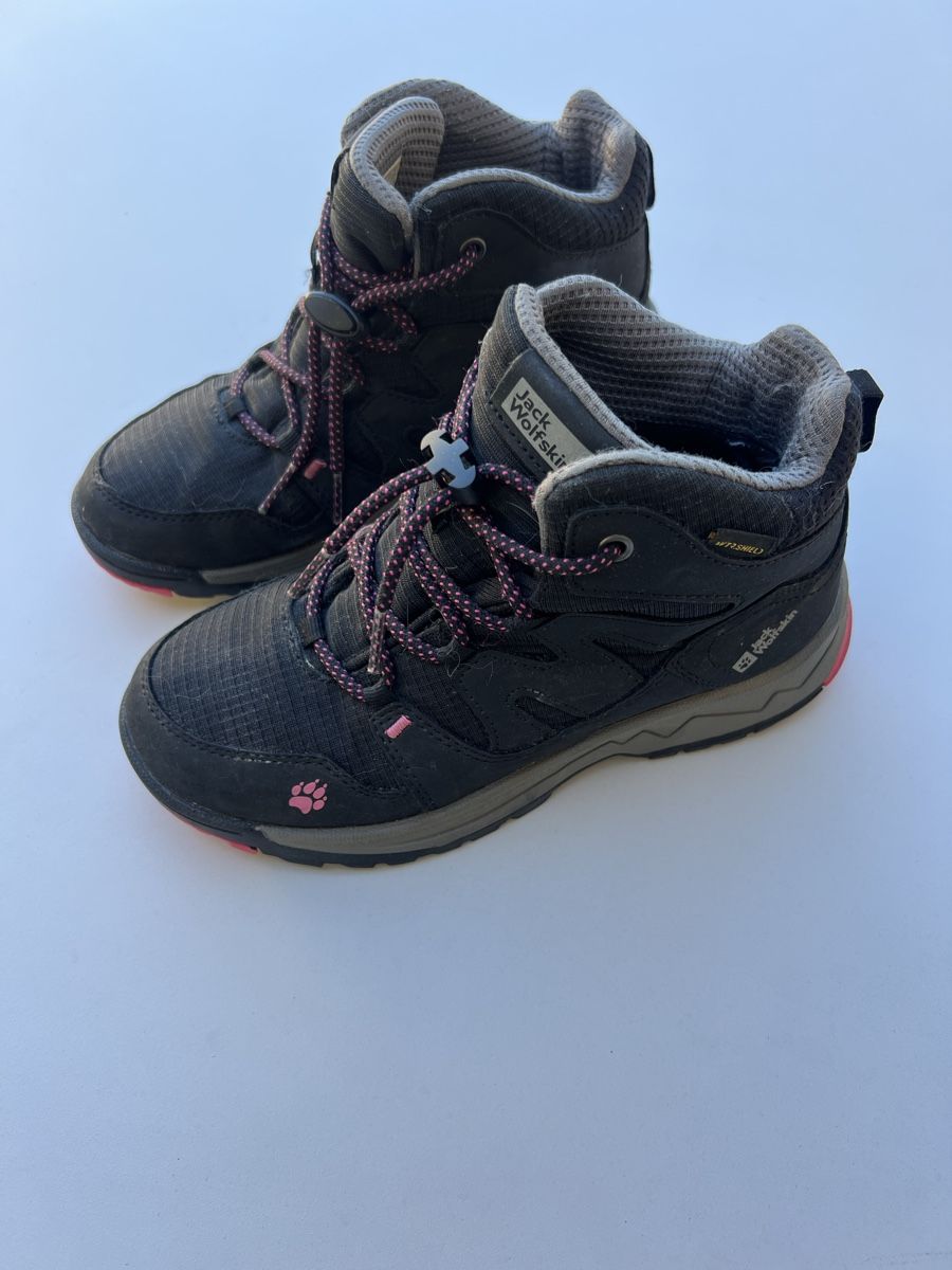 Jack Wolfskin Schuhe für Mädchen: Jack Wolfskin Wanderschuhe Gr. 34 – Gebraucht aus Heiligkreuz (Mels) von fodo