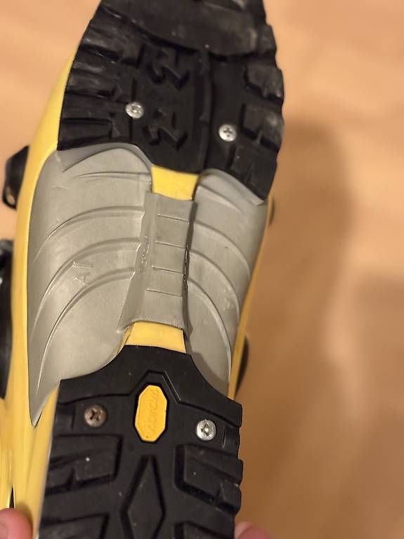 Scarpe da uomo: Scarpa Hurricane – Usato da Saignelégier venduto da Jeanno76 1