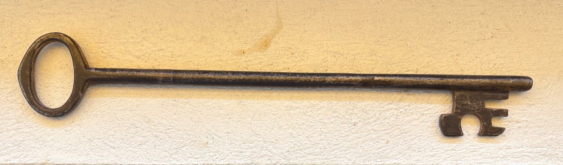 Chiavi: ANTIKER EISEN SCHLÜSSEL 36CM LANG – Usato da Ostermundigen venduto da wini63