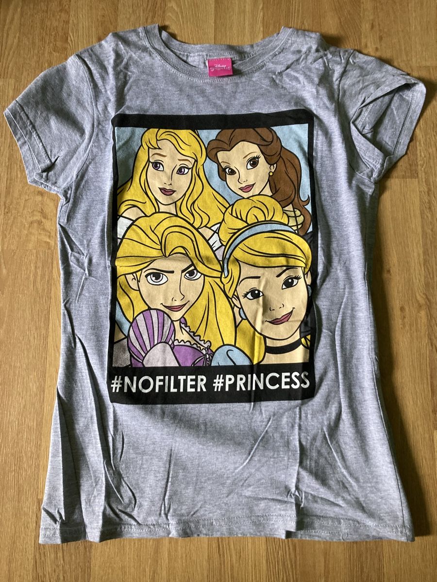 T-shirts: Damenshirt Disney Prinzessinnen Gr. M – D'occasion à Emmenbrücke par JJ_89