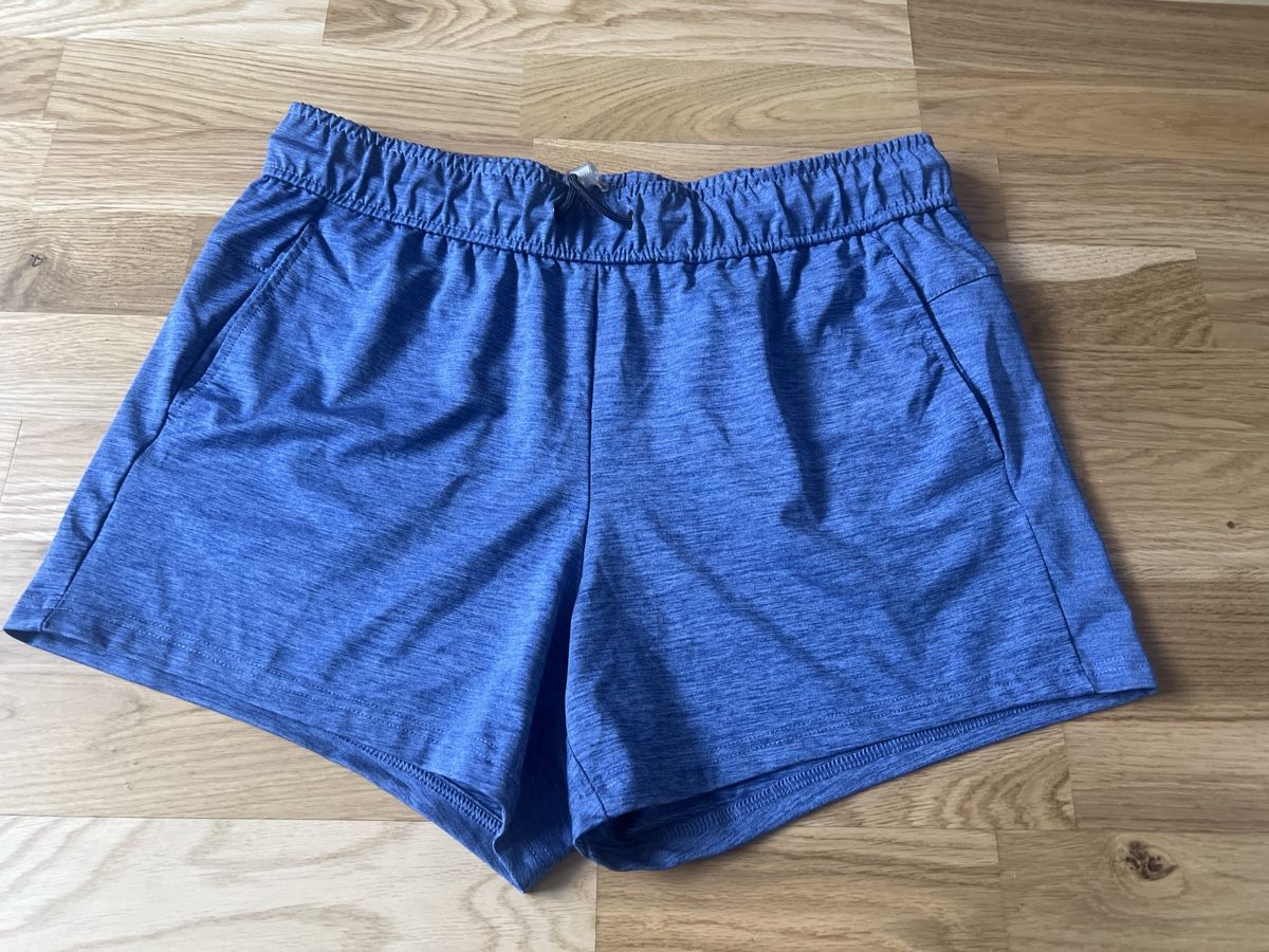 Hosen: Funktionsshort Gr. M – Gebraucht aus Seon von Sunny-Schmuck78