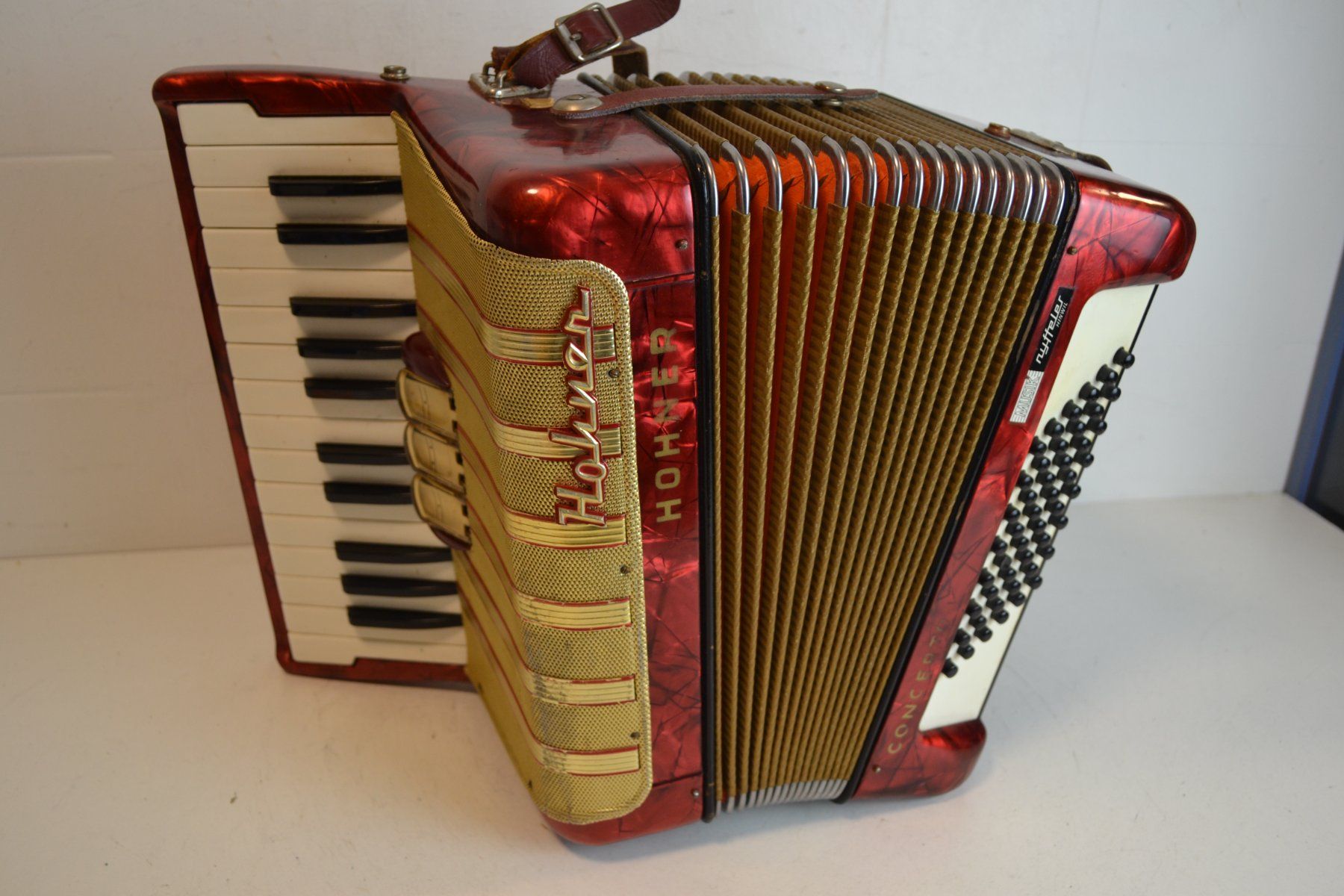 Hohner Strumenti musicali: Akkordeon chromatisch Hohner Concerto I – Usato da Zürich venduto da Brockito 4