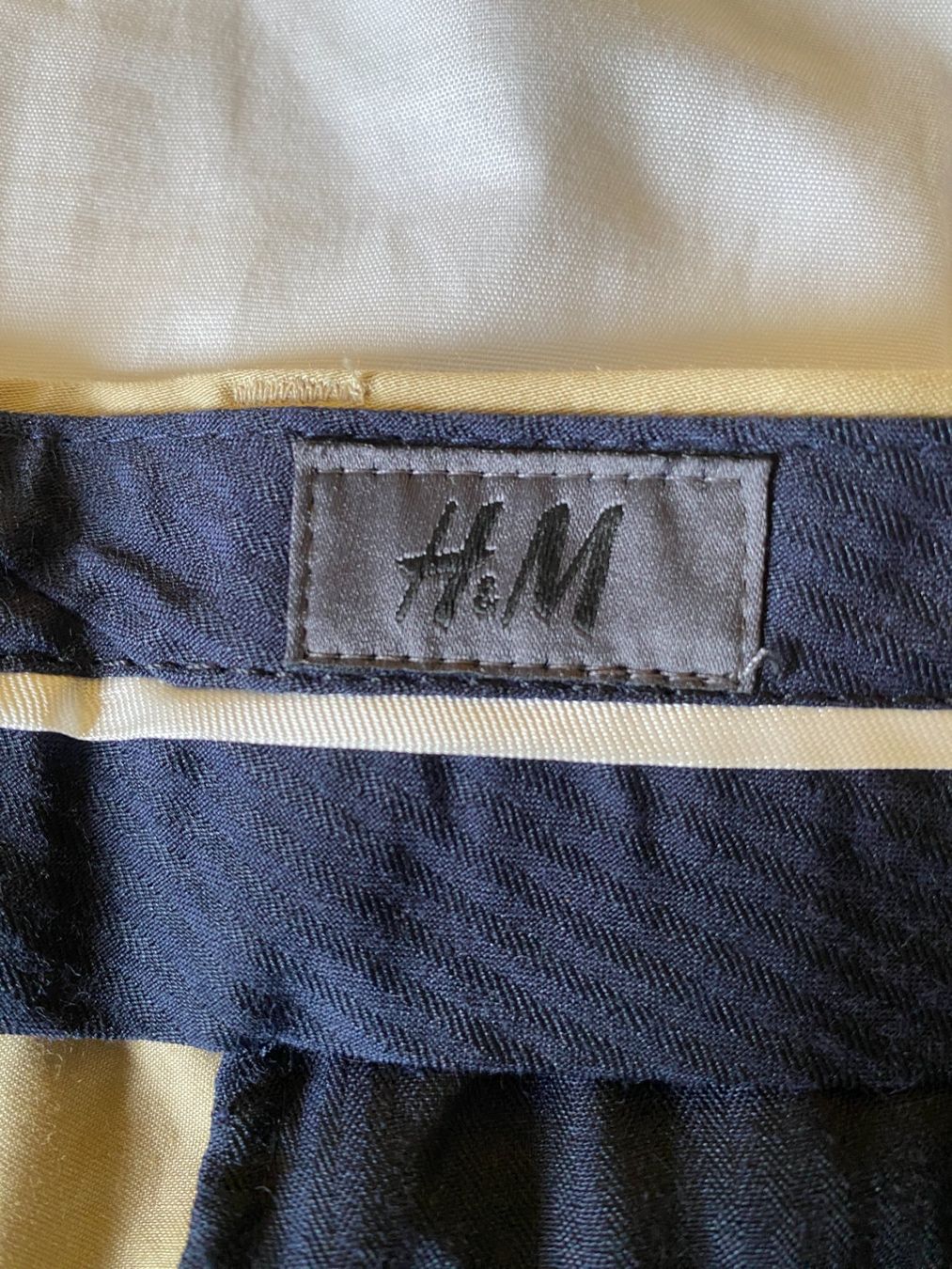 H&M Pantaloni: Hose H&M (34) – Usato da Gümligen venduto da Vicky2 2