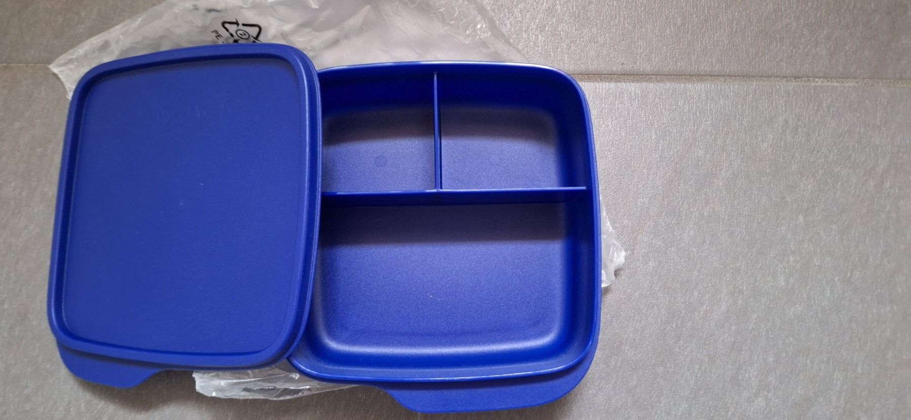 Tupperware Behälter & Ähnliches: Tupperware, snack-box(compartiment/Einteilung), 550ml – Neu und originalverpackt aus Lussery-Villars von
