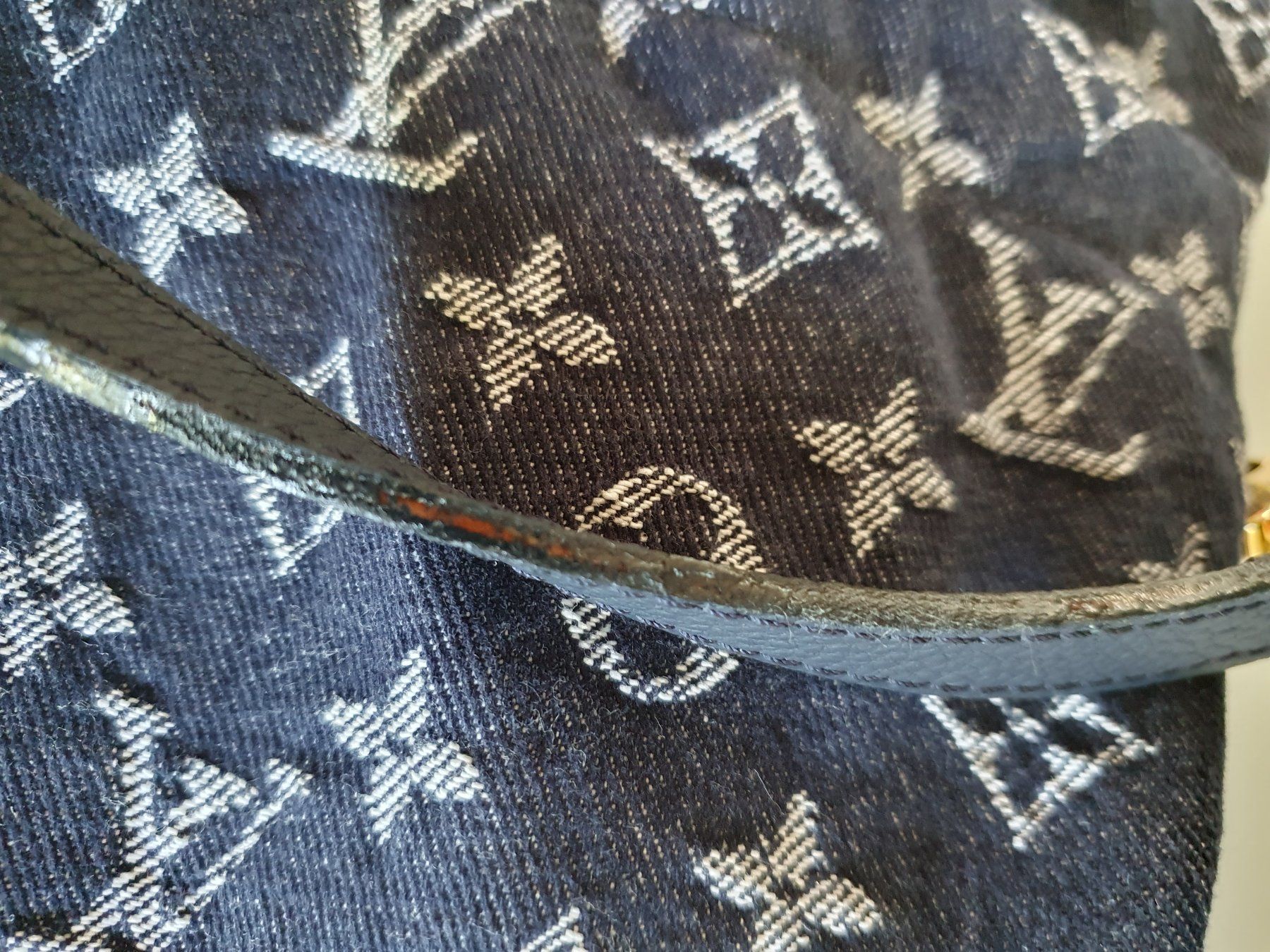Louis Vuitton Taschen für Damen: Sac Louis Vuitton Denim Monogram bleu – Gebraucht aus Grand-Lancy von kri_qk5y 8