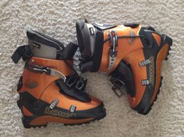 Chaussures de ski de randonnée * LOWA * + Sac de transport