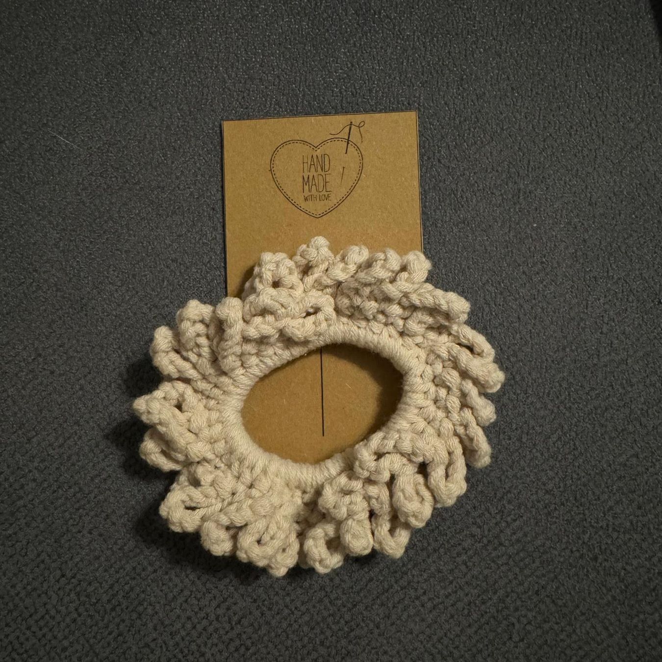 Accessori per capelli: Handgemachte gehäkelte Haargummies – Nuovo e nell'imballaggio originale da Grafstal venduto da sel_yil 1