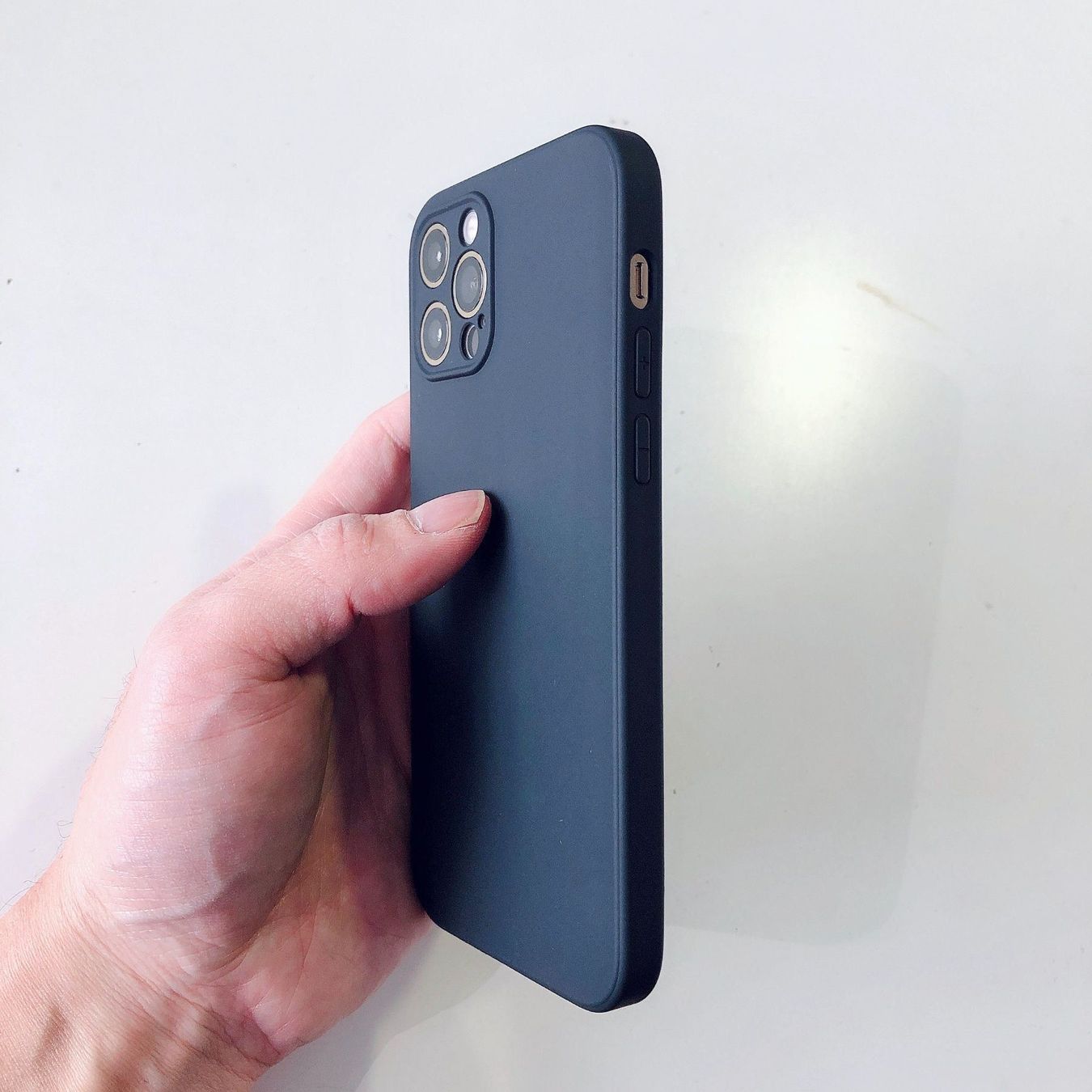 Covers & Schutzfolien: Coque iPhone 12 pro Max solid petit trou – Neu und originalverpackt aus Morges von DigiAC 1