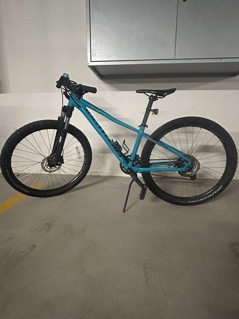 Specialized Biciclette: Specialized – Usato da Küssnacht am Rigi venduto da Uvaan