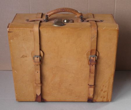 Kompakter Echt- Lederkoffer 39x32x16 cm, Gepäckträger VESPA