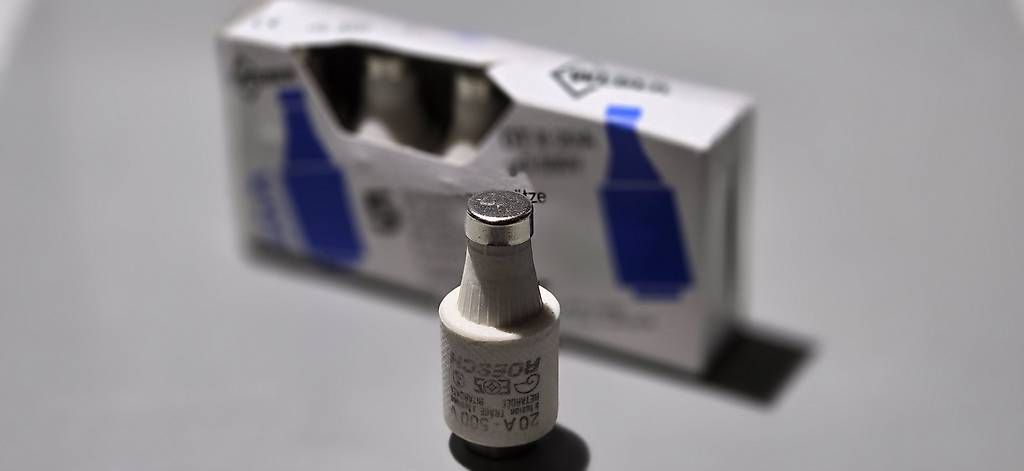 Alimentazione elettrica: Fusibles – Usato da Grandcour venduto da Yox 3